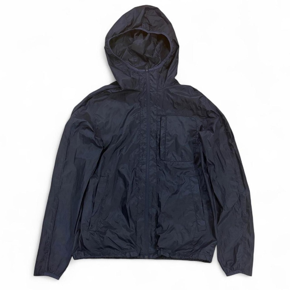 Gap super lightweight windbreaker